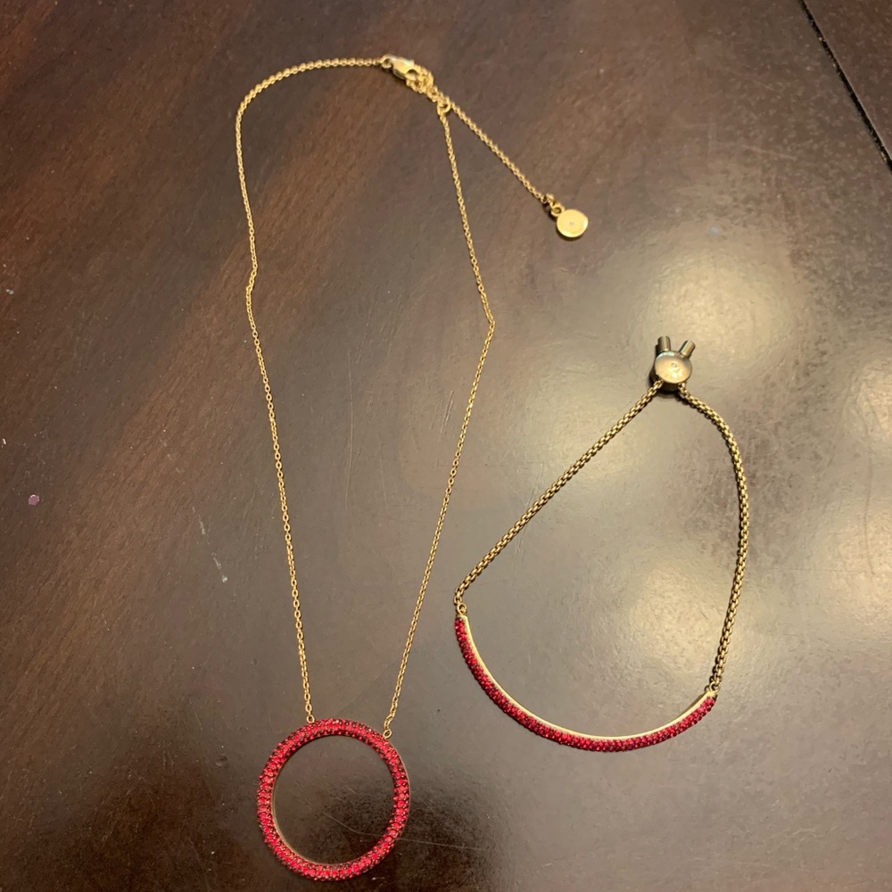 Necklace and bracelet set